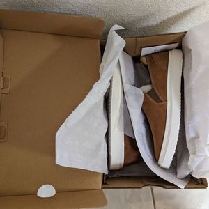 BRAND NEW UGG ALAMEDA WOMENS SLIP ON SNEAKERS